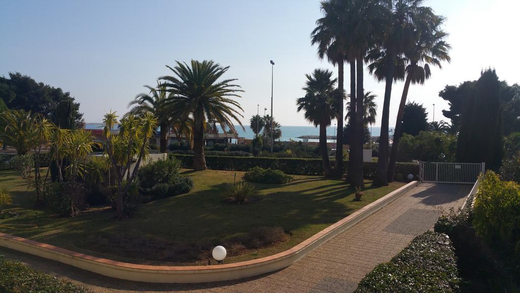 Roc Et Galets Apartment Saint-Laurent-du-Var Ngoại thất bức ảnh